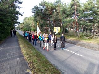 Po 20 minutach od wyjścia z Helu – ks. Sławek nadaje odpowiednie tempo…